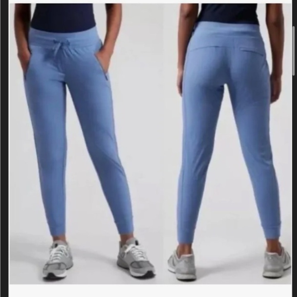Athleta trekki mid rise joggers light blue size 8